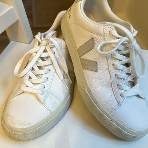 VEJA Women's Campo Low Top Sneakers white/beige leather size 9, European size 40